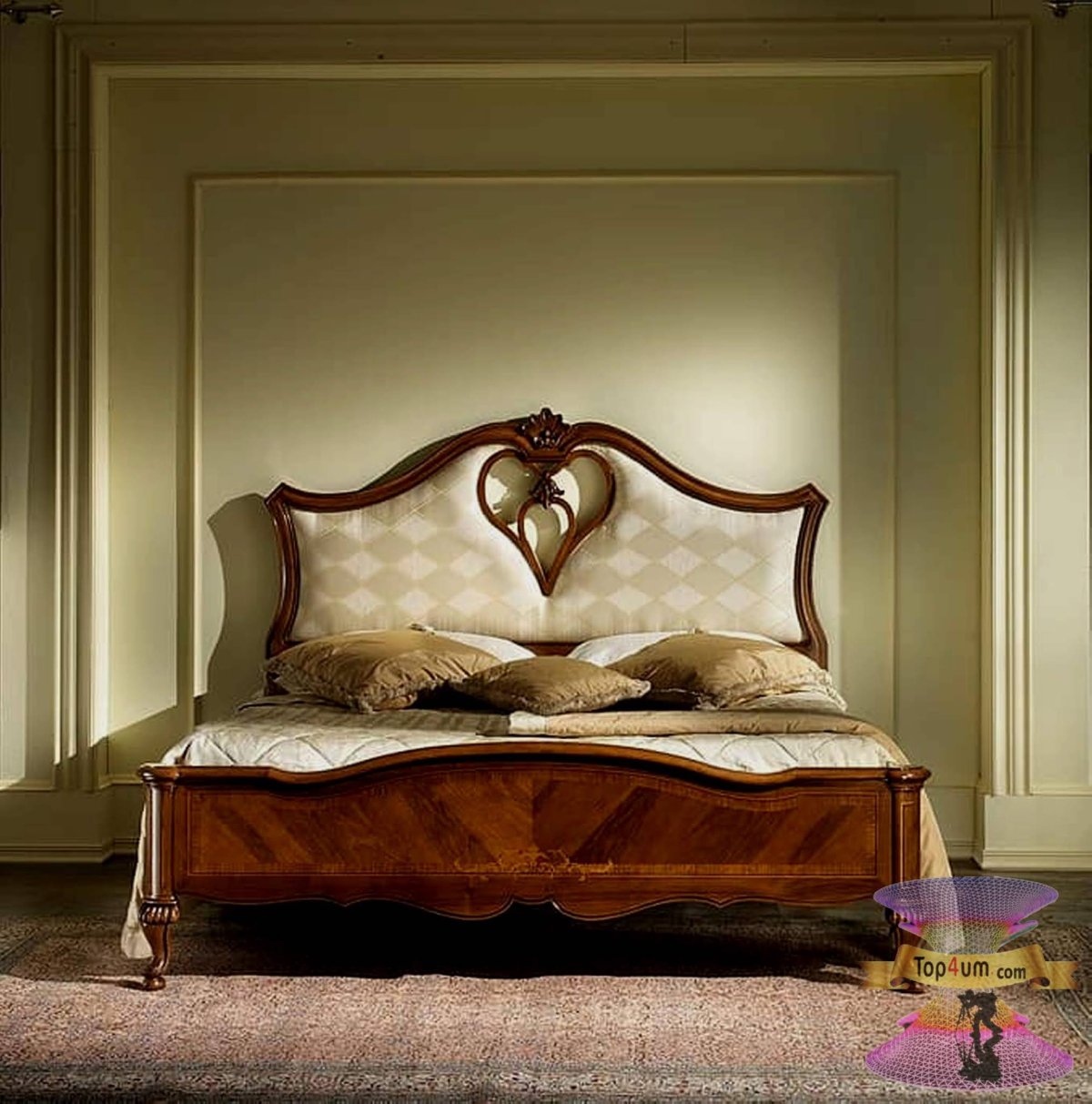 Кровать с резной спинкой