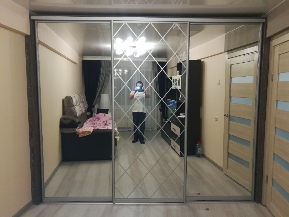 Зеркала на шкаф купе ромбиками