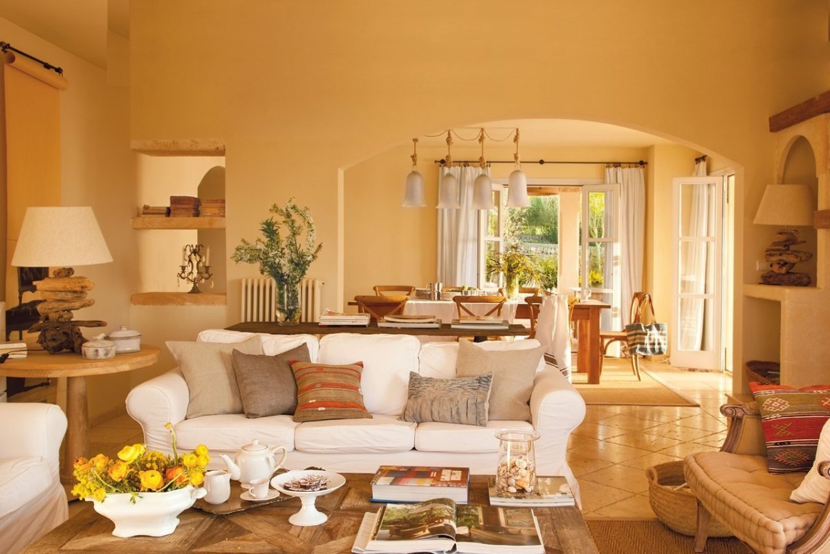 Гостиная в терракотовых тонах