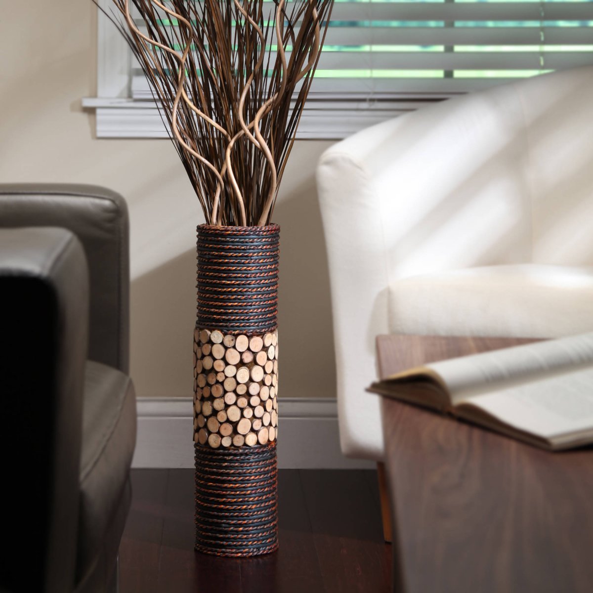 Напольная ваза с ветками