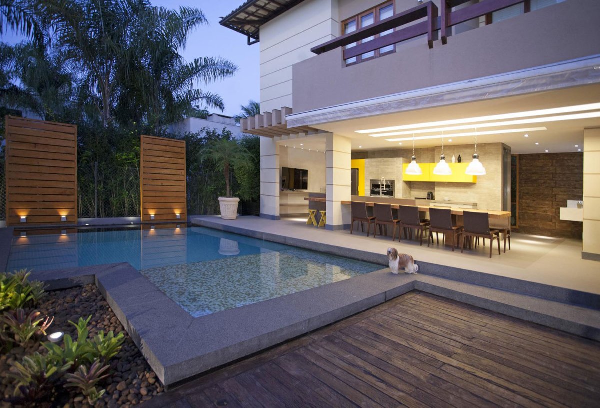 Двор с бассейном в стиле Модерн