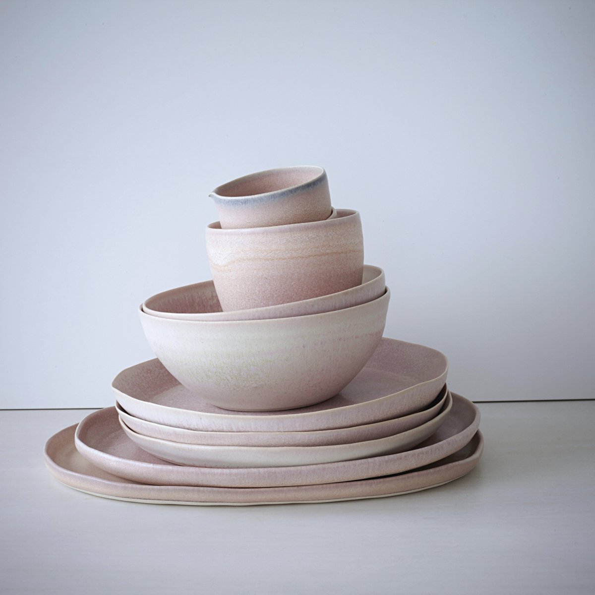 Современная роспись посуды