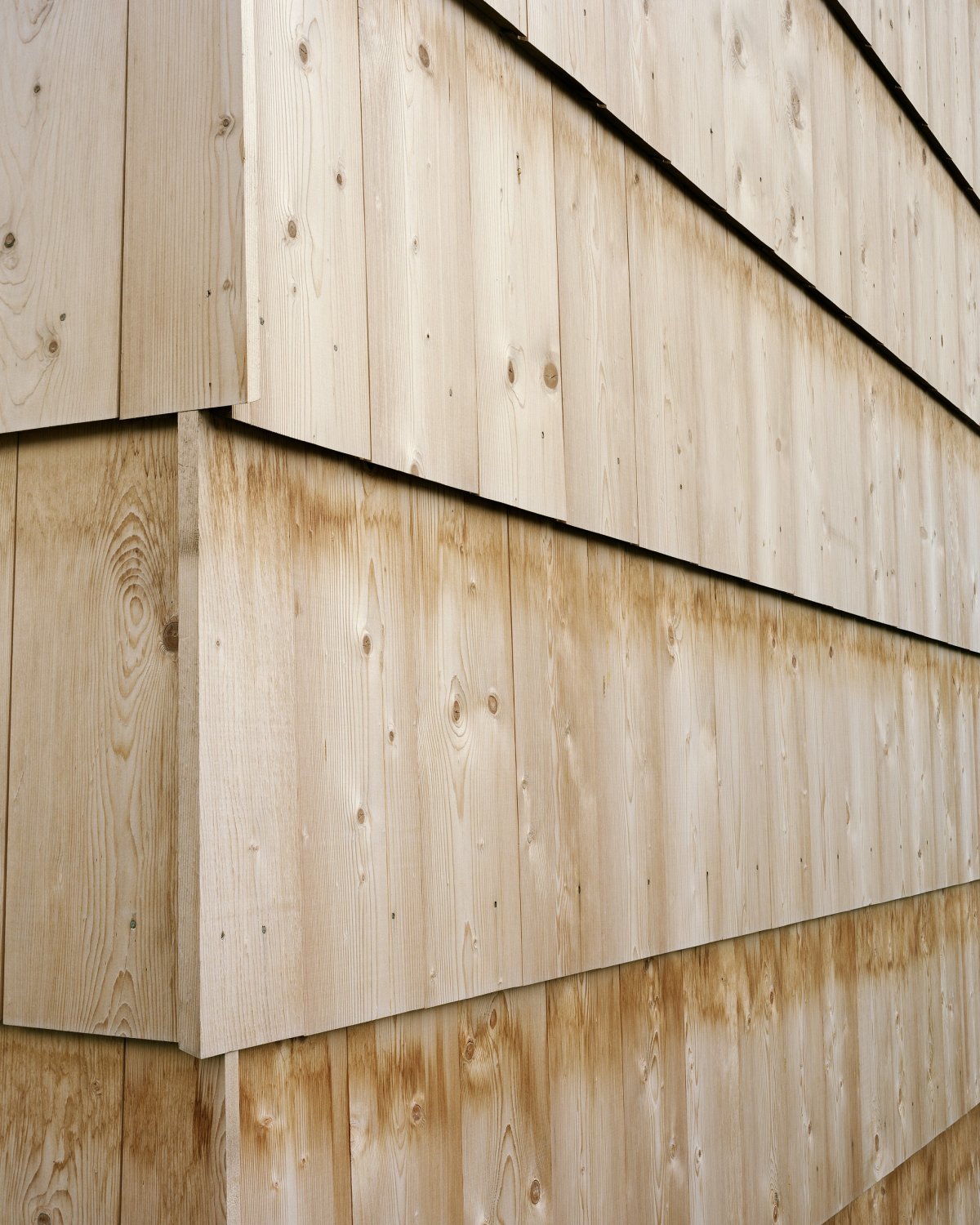 Деревянная обшивка фасада