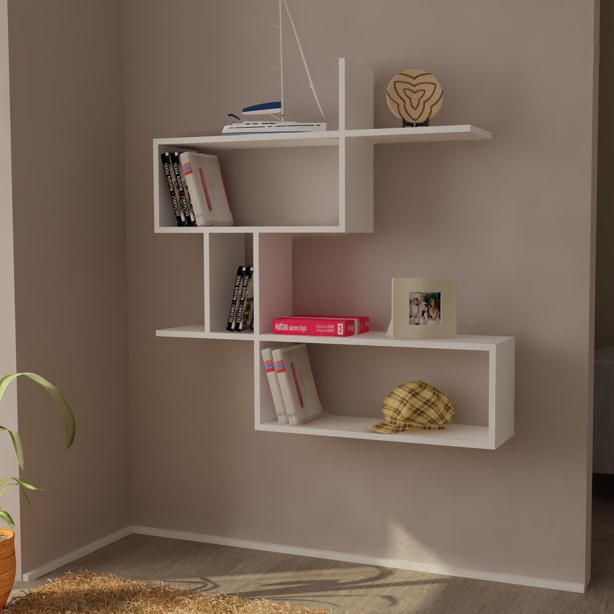 Полка угловая настенная