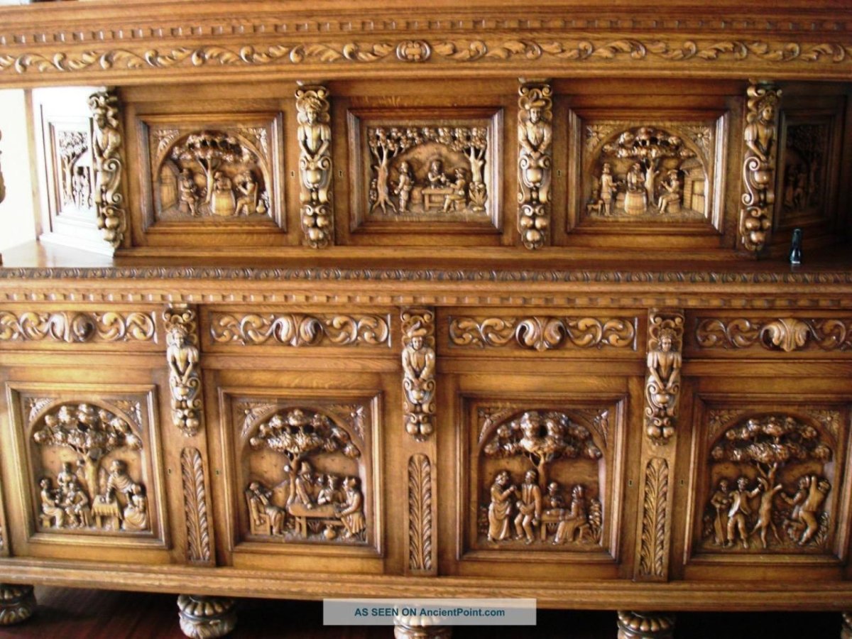 Старинная резная мебель