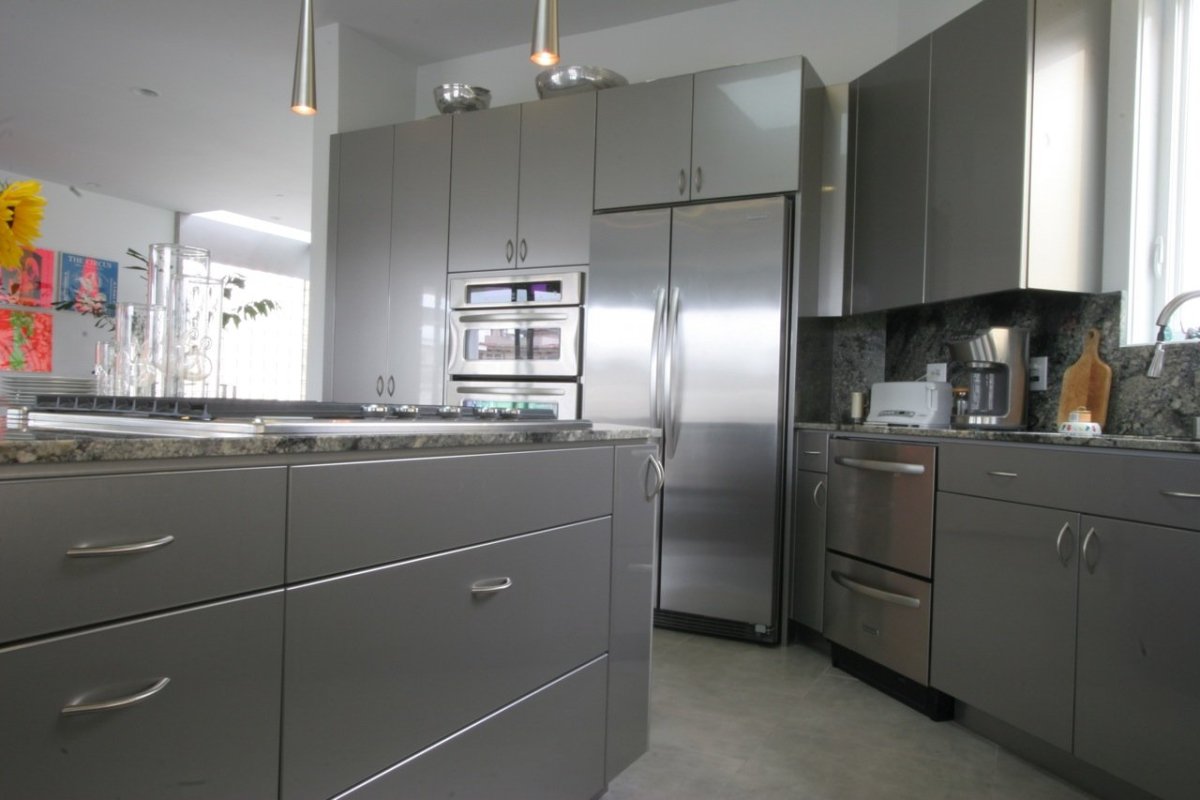 Кухня серый металлик