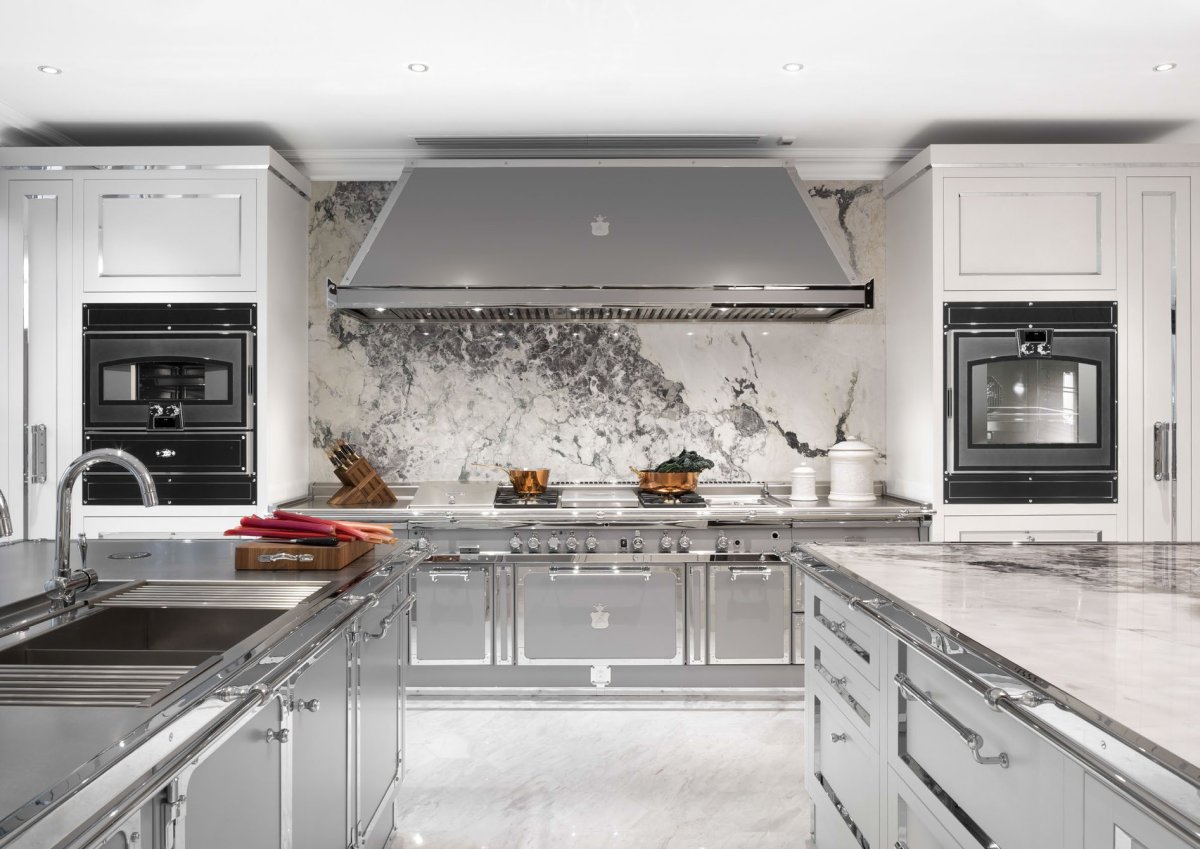 Серебристая кухня