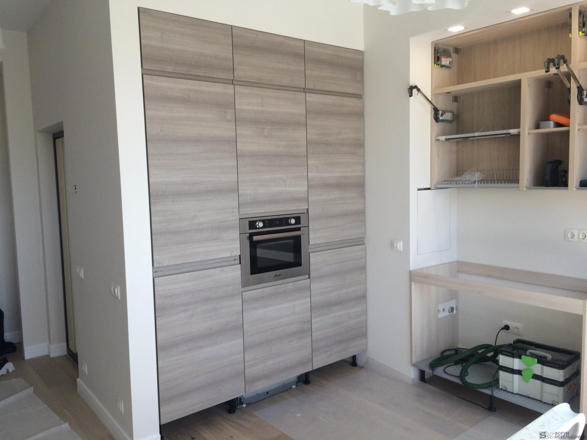 Встроенные кухонные шкафы