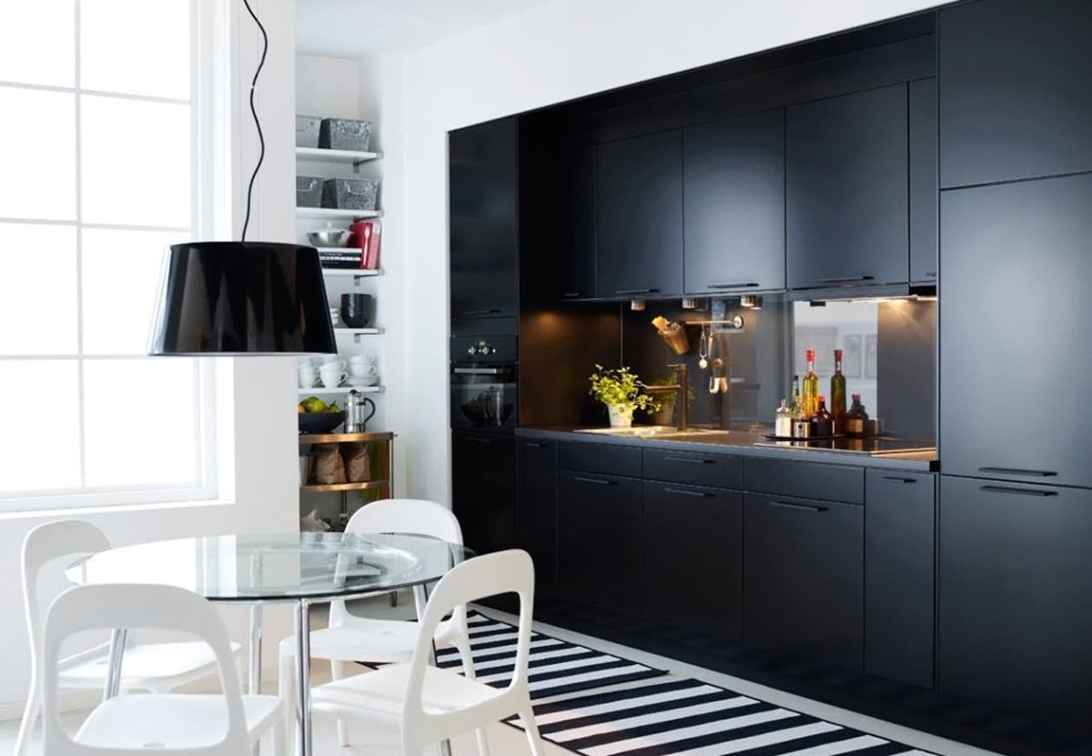 Серая глянцевая кухня