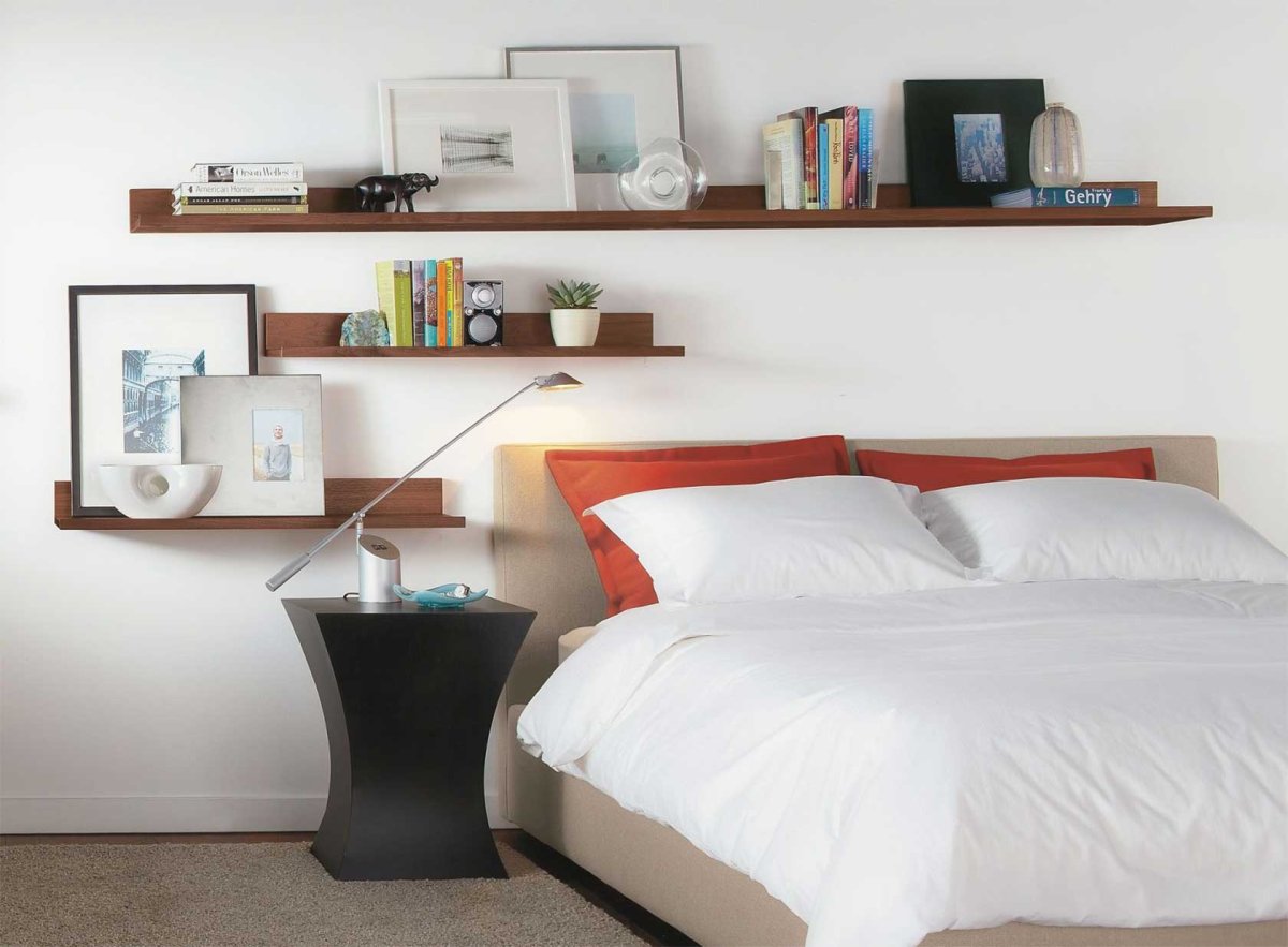 Прикроватные полочки на стену в спальню