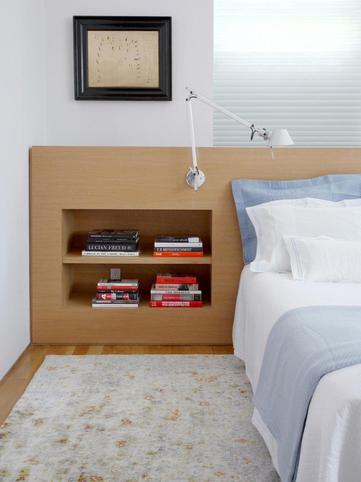 Изголовье с полками