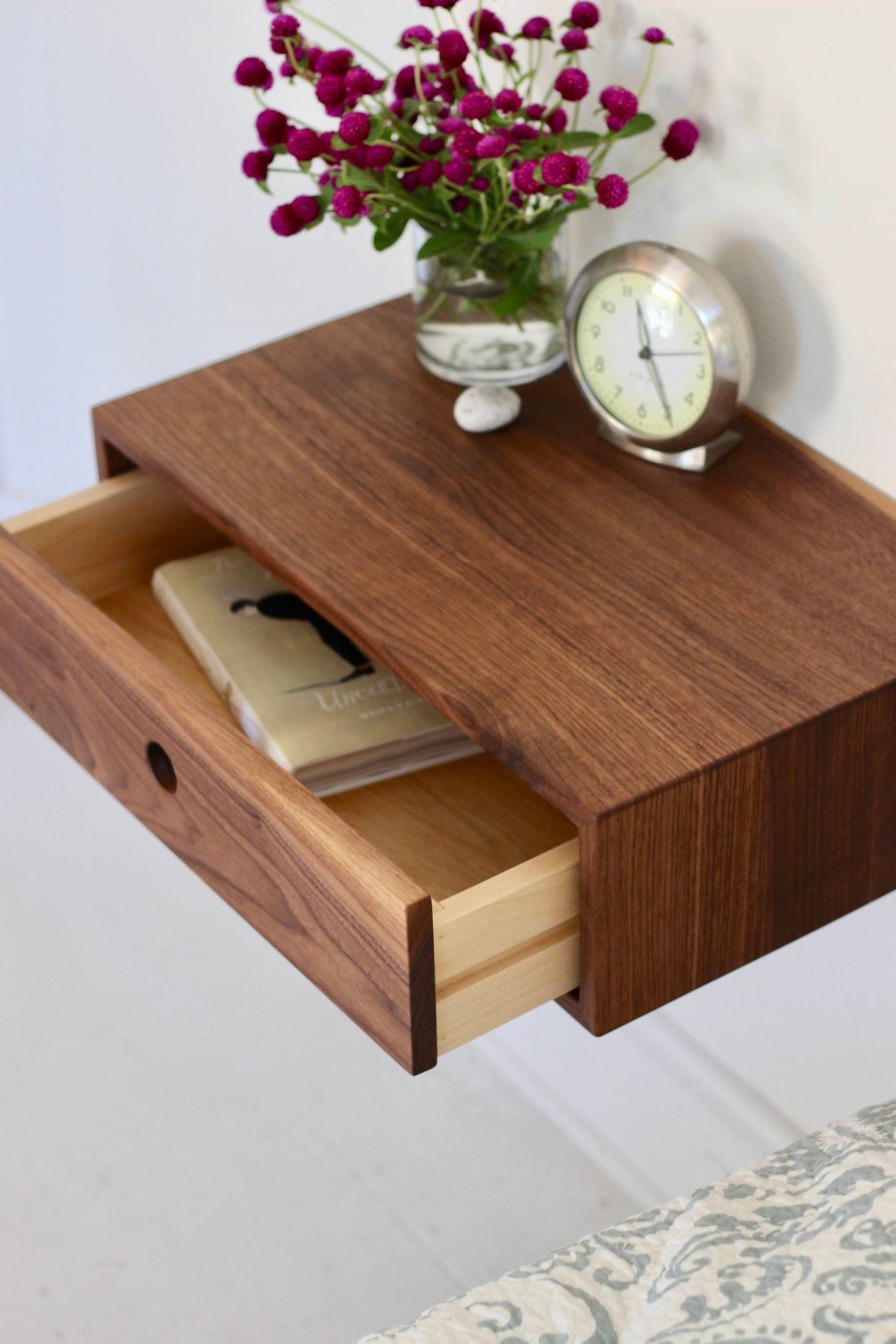 Прикроватная полка