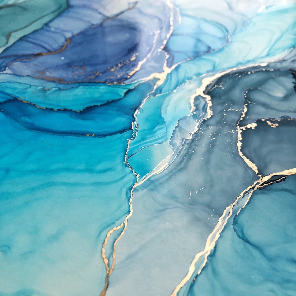 Мрамор голубой с золотым