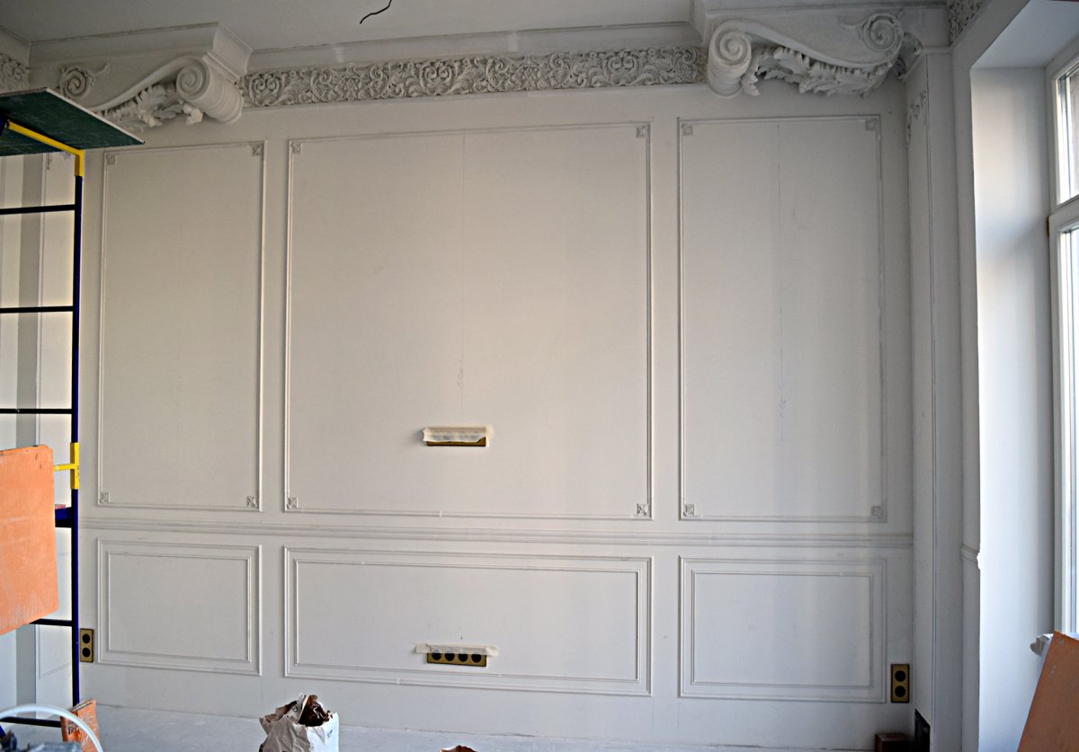 Пенополиуретановые молдинги для стен в интерьере