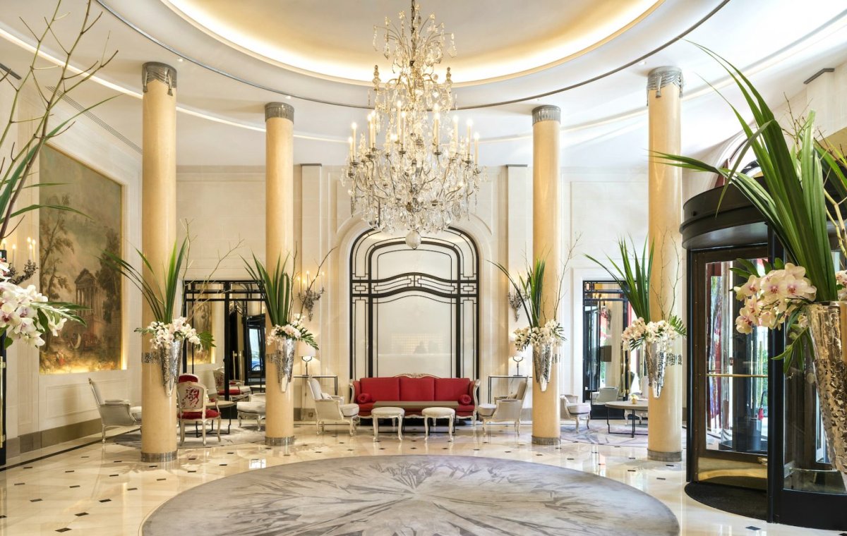 Plaza Athenee Париж