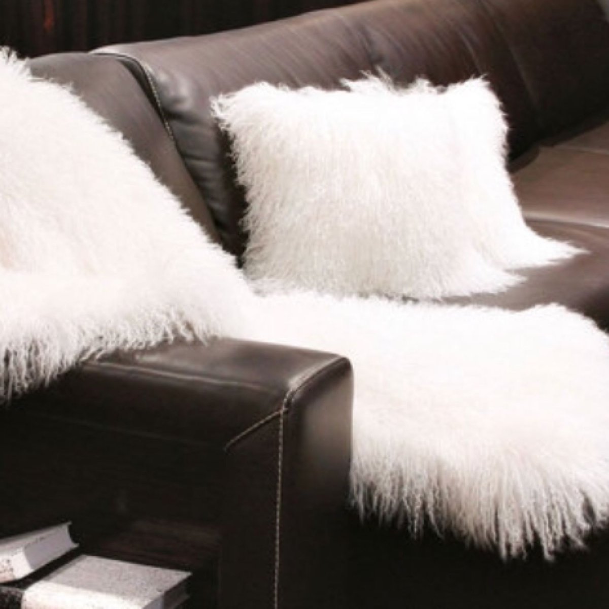 Накидка на диван из меха