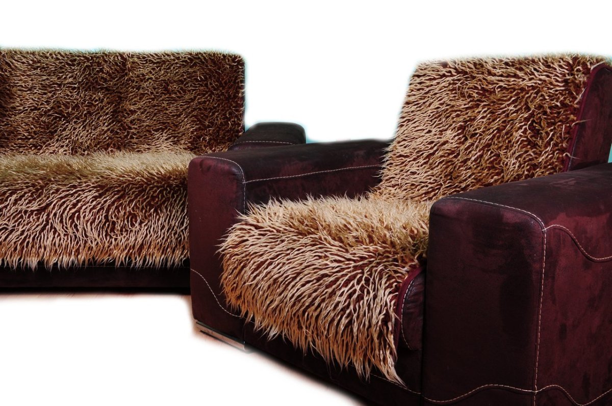 Мохнатые накидки на диван