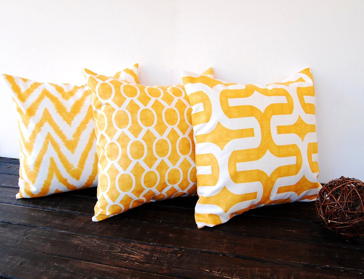 Декор подушек на диван