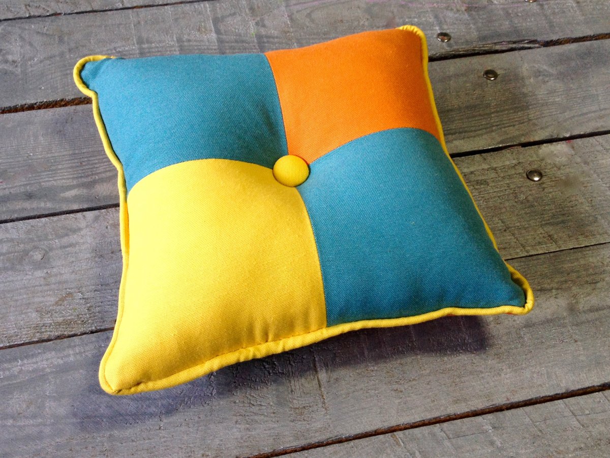 Подушки однотонные