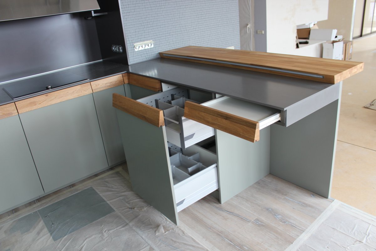 Шкафы над барной стойкой