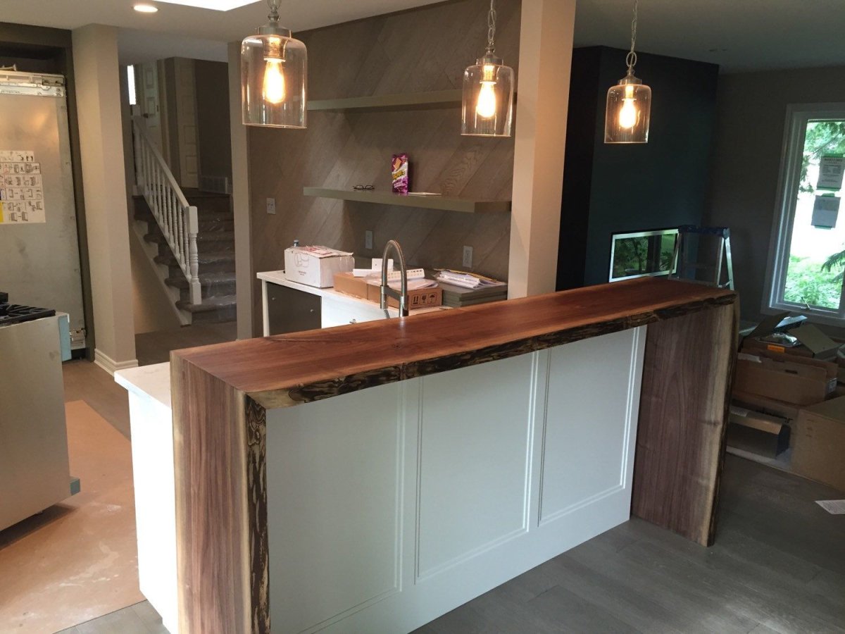 Балкон с барной стойкой