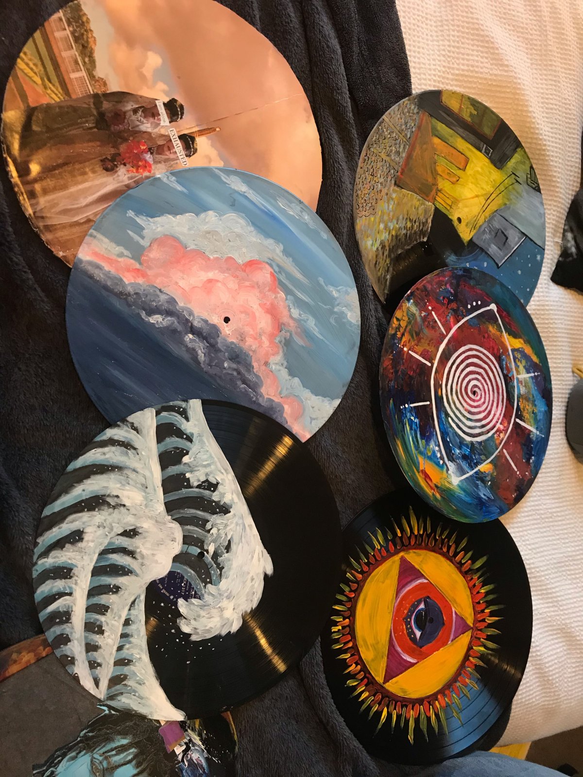 Полки для пластинок на стену