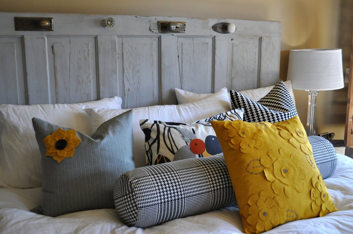 Подушка для дивана