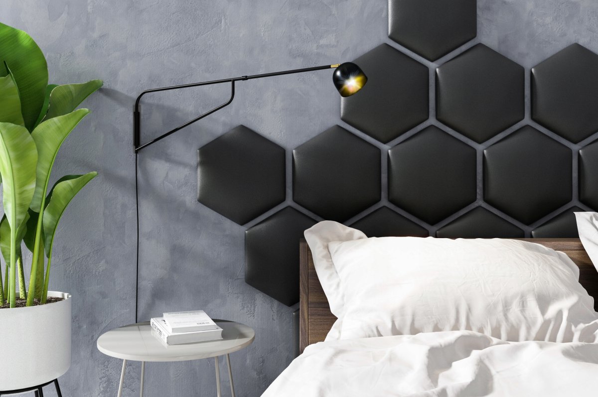 Бра на деревянной панели шестиугольник