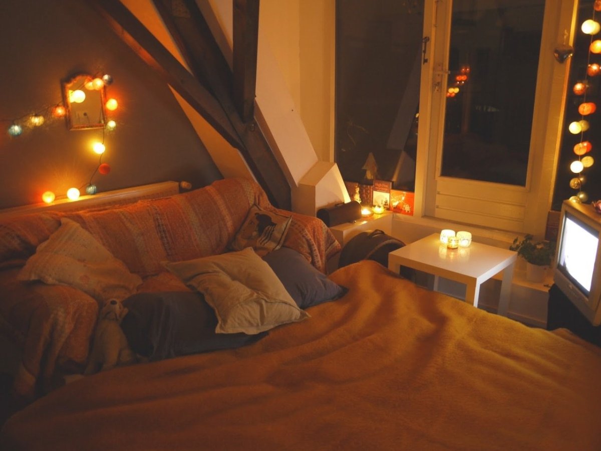 Девушка в темноте