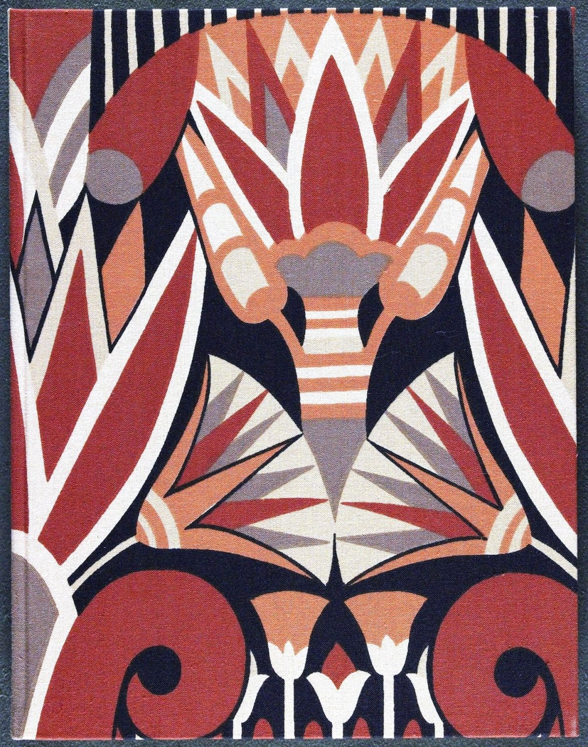 Орнамент в стиле арт деко Кортес