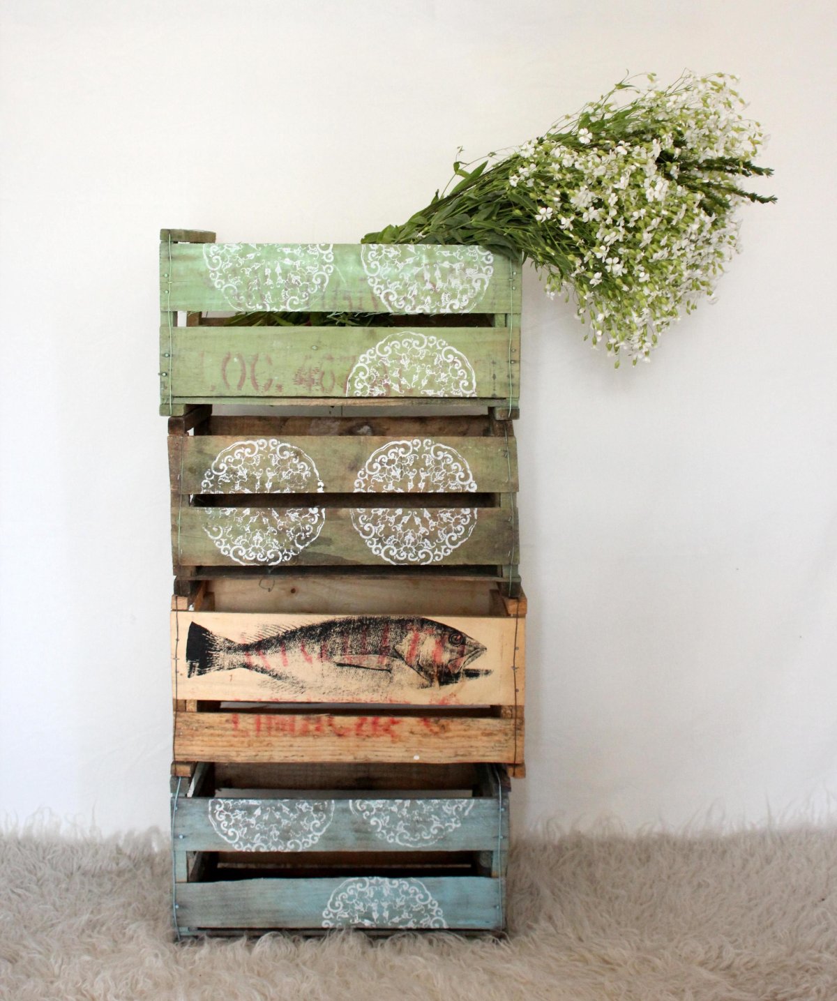 Декор из деревянных ящиков
