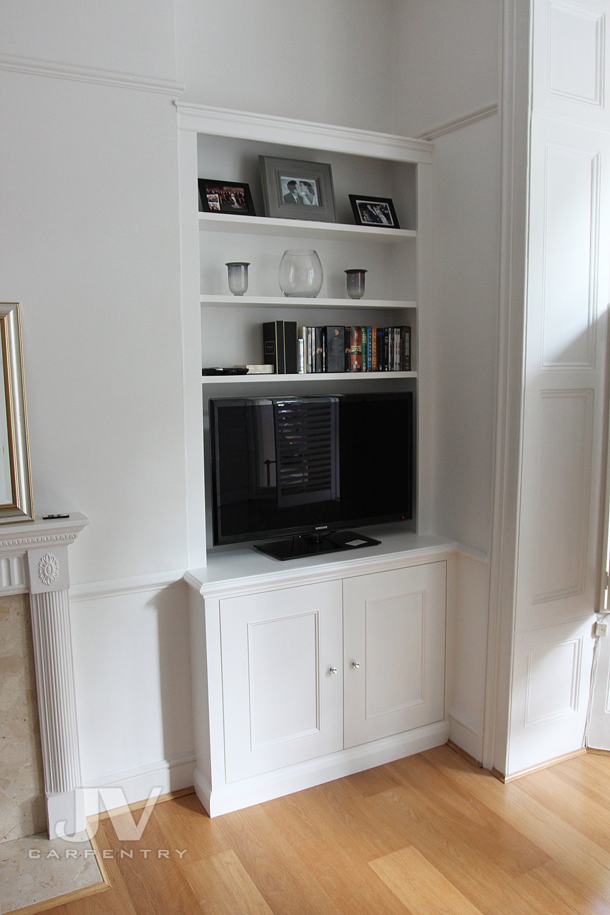 Встроенный стеллаж в нишу