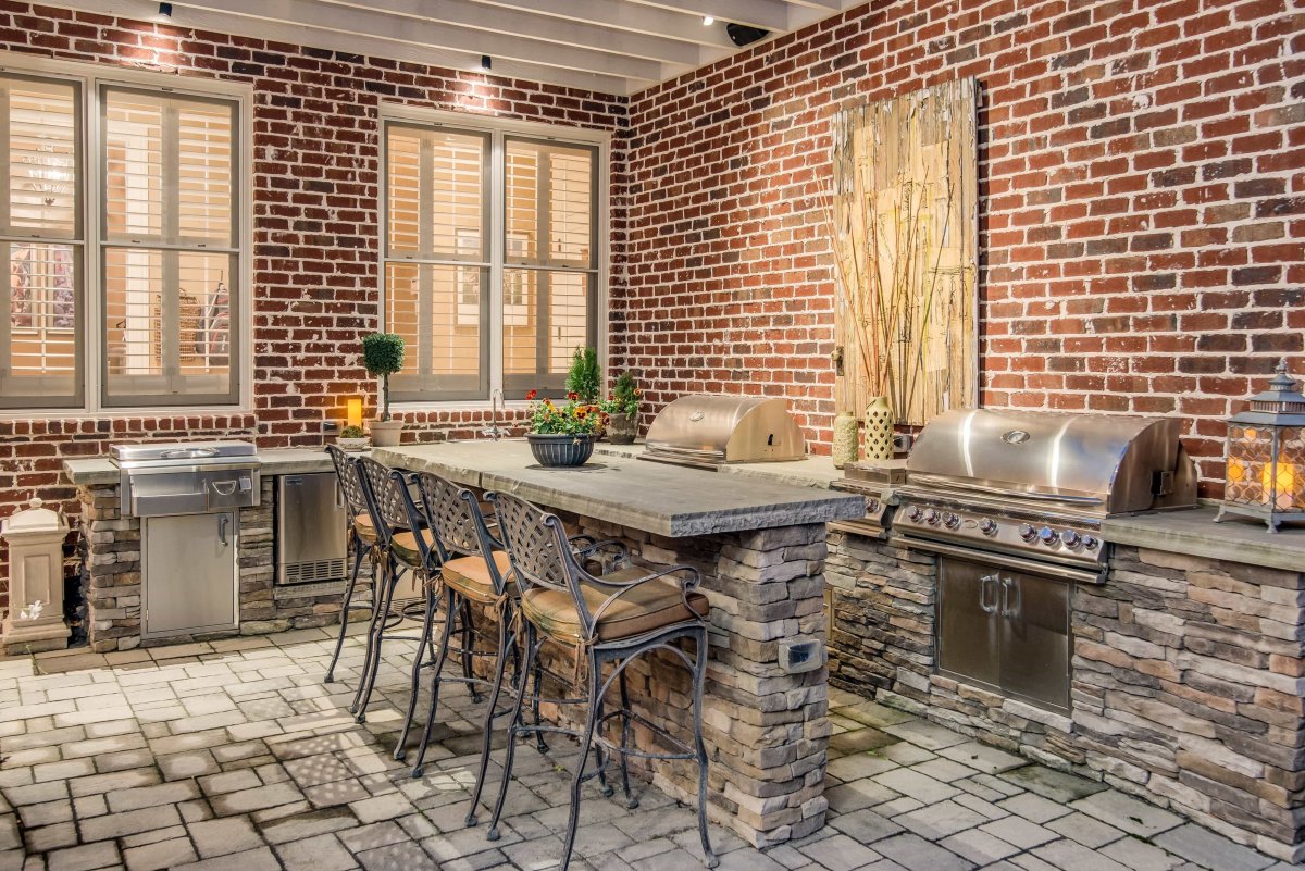 Пергола патио с мангалом