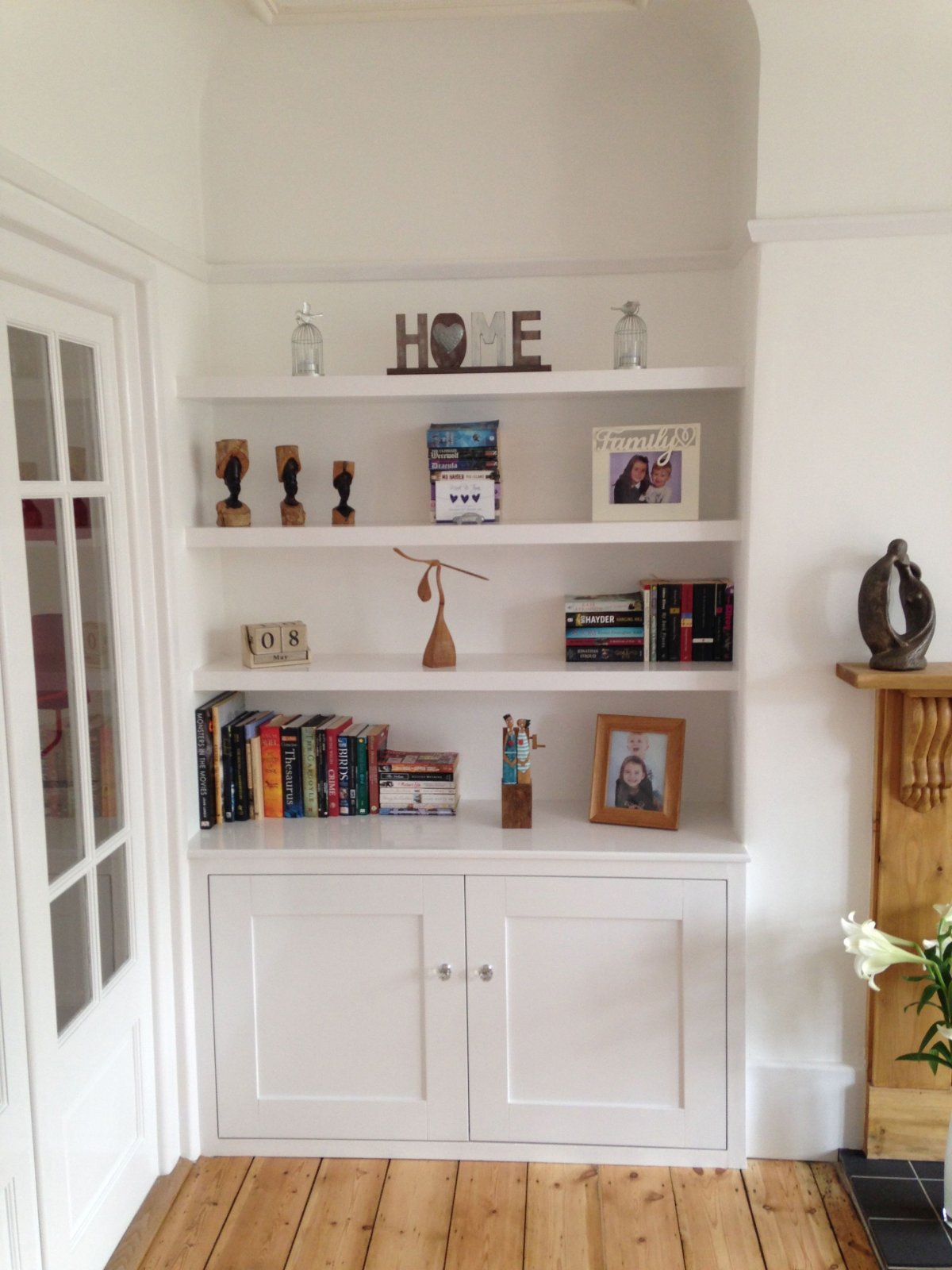 Книжный шкаф в нише