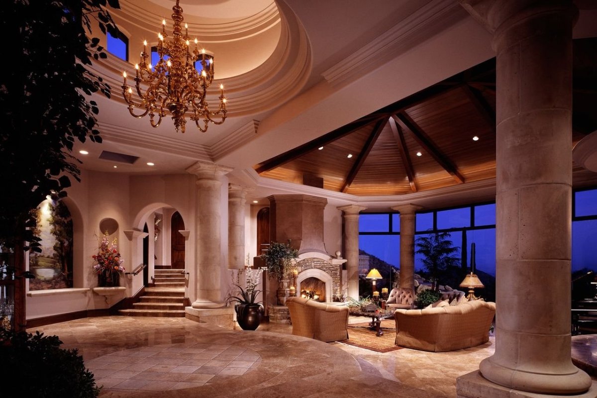 Мраморная лестница в гостинице Метрополь