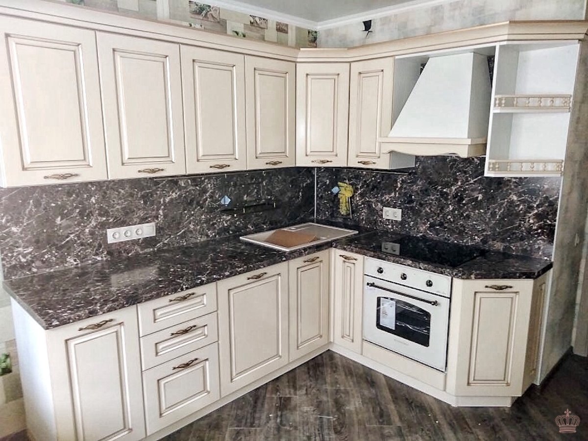 Кухни из МДФ эмаль матовая с патиной