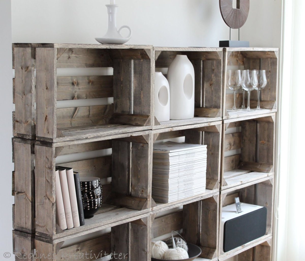 Полки из ящиков деревянных