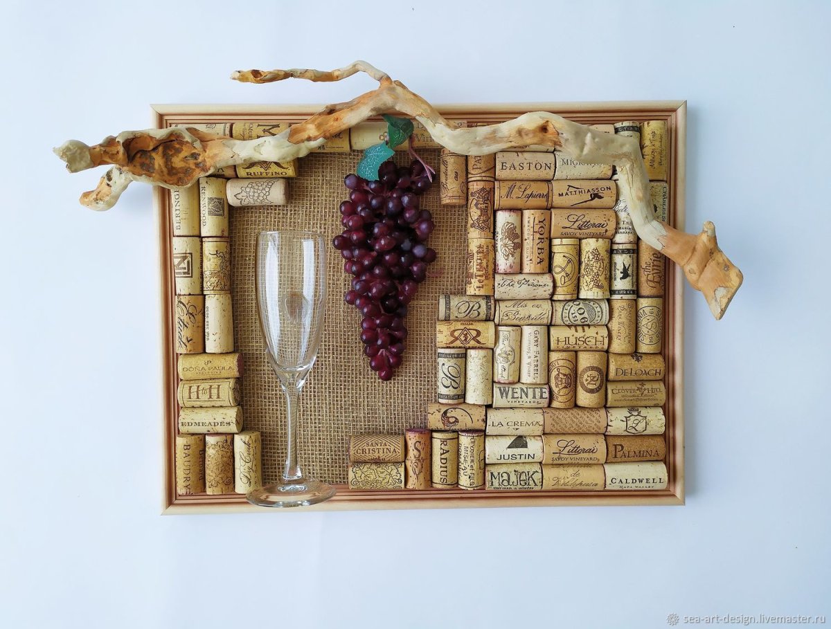 Панно из пробок