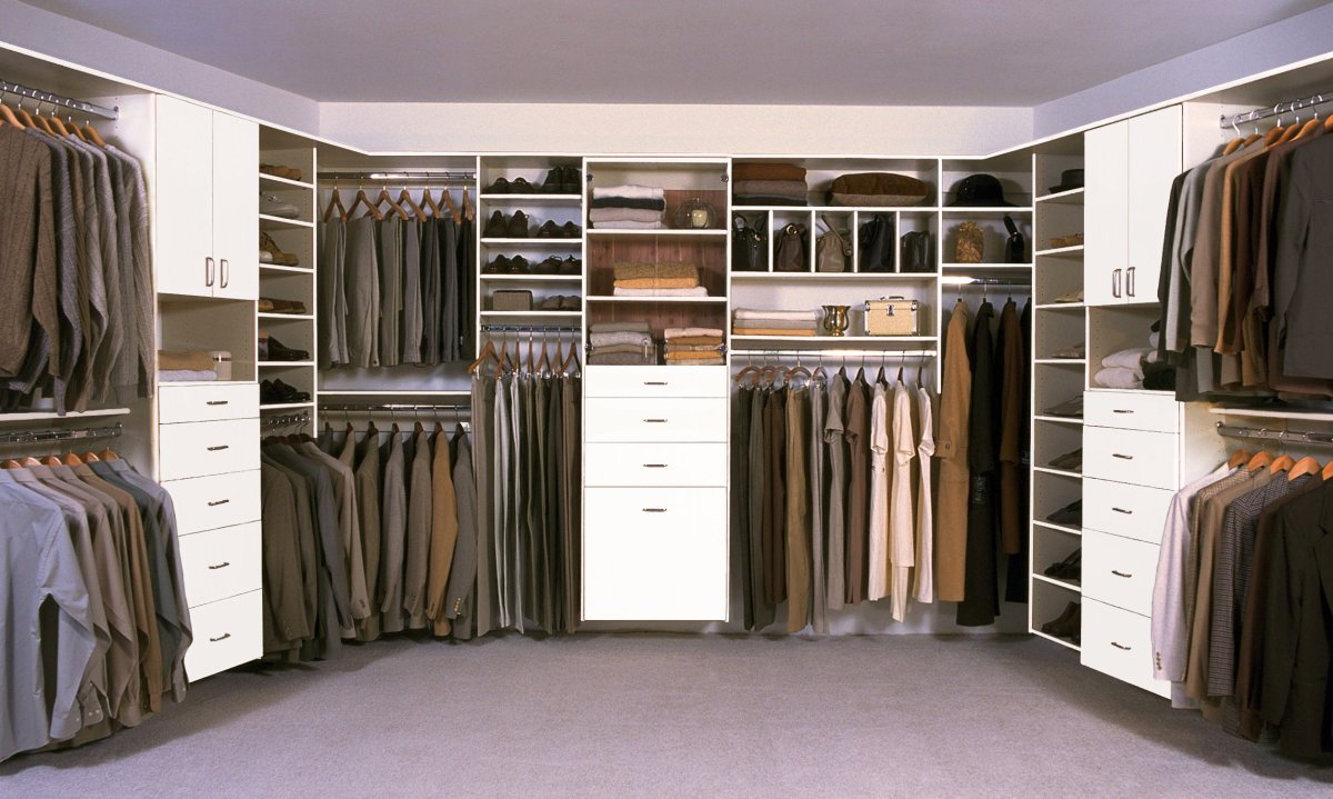 Гардеробные шкафы в классическом стиле