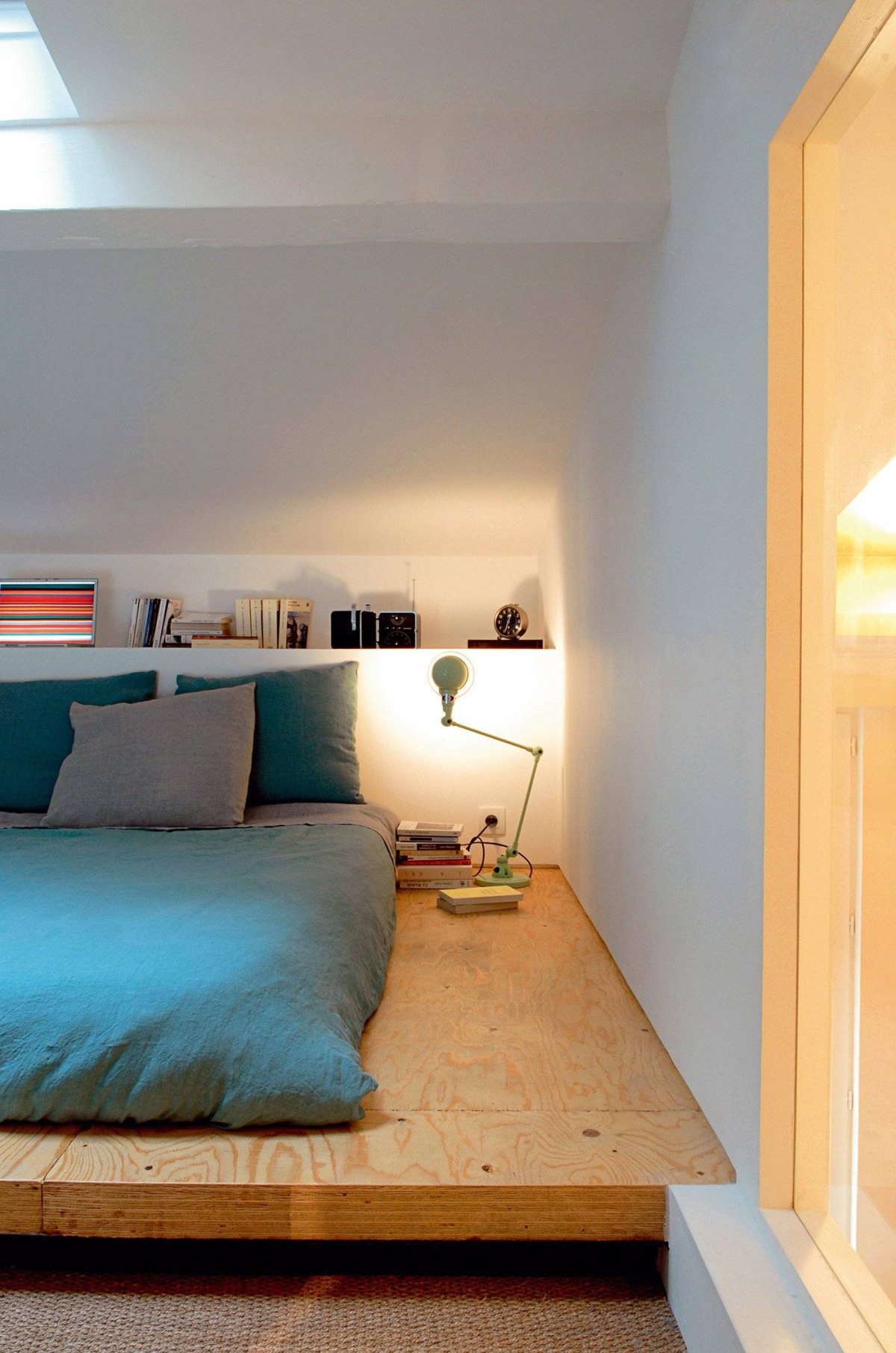 Большой уютный диван