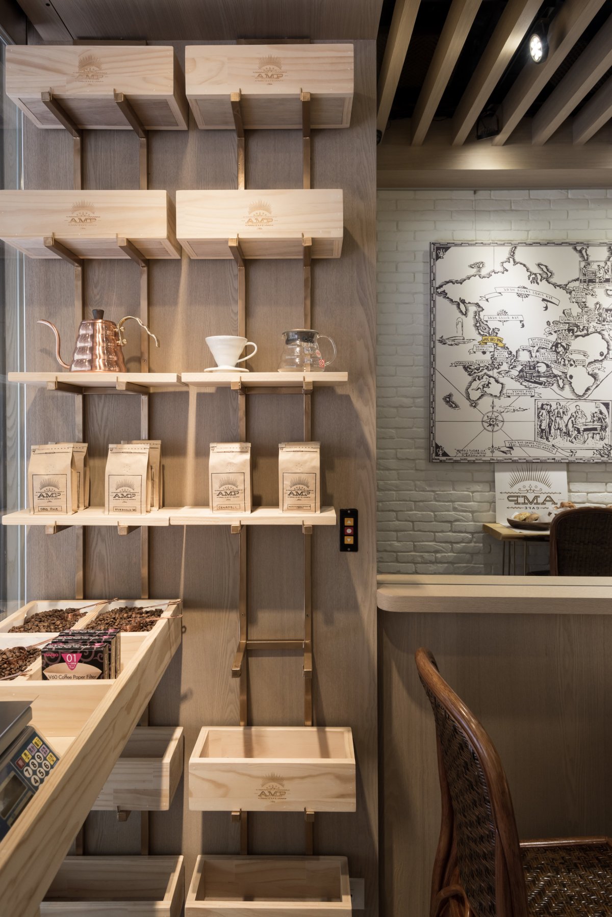 Полки в кофейне