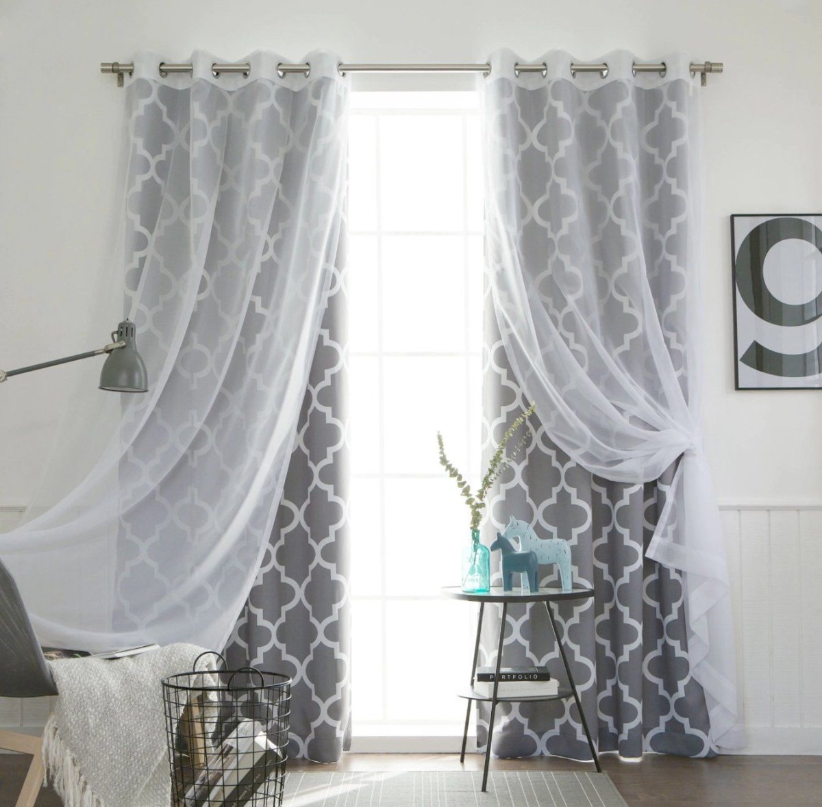 Шторы на кухню крест накрест