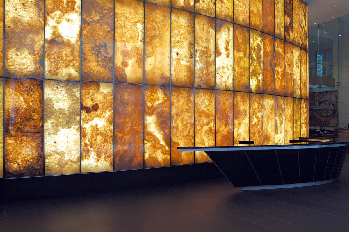 Перегородки из оникса с подсветкой