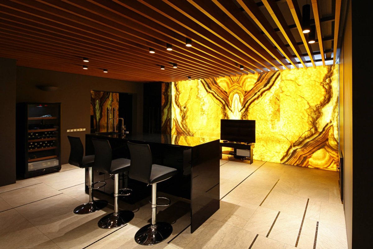 Панно из оникса с подсветкой