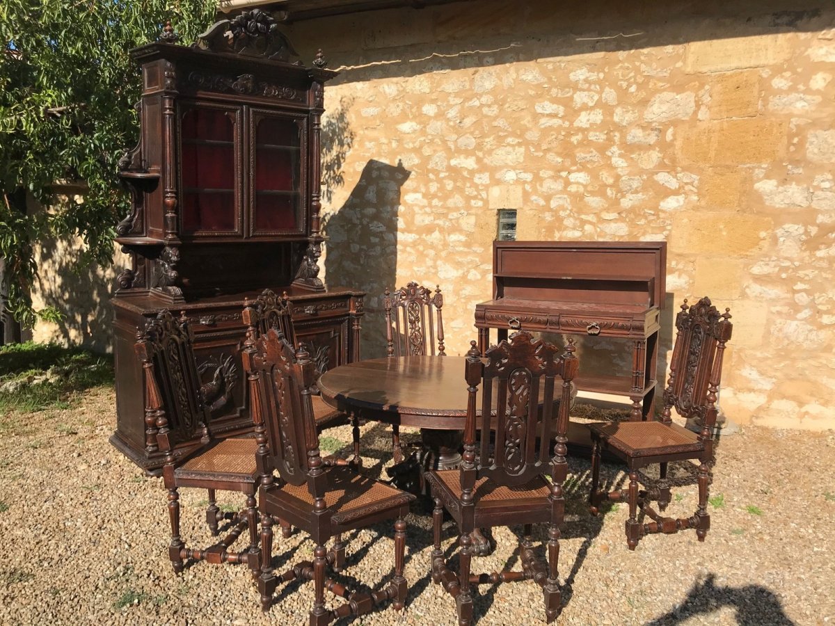 Красивая старинная мебель