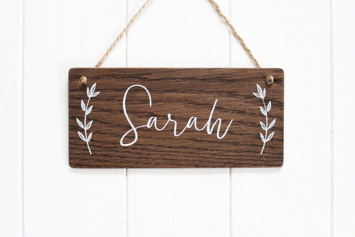 Табличка на веревочке