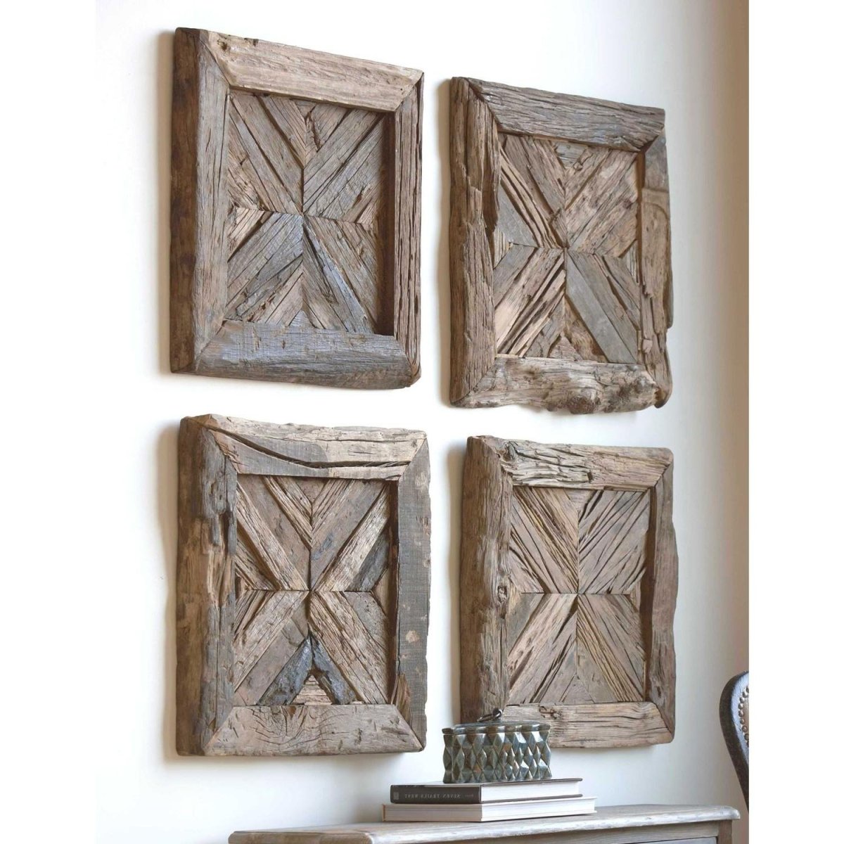 Деревянное пано нас Тену