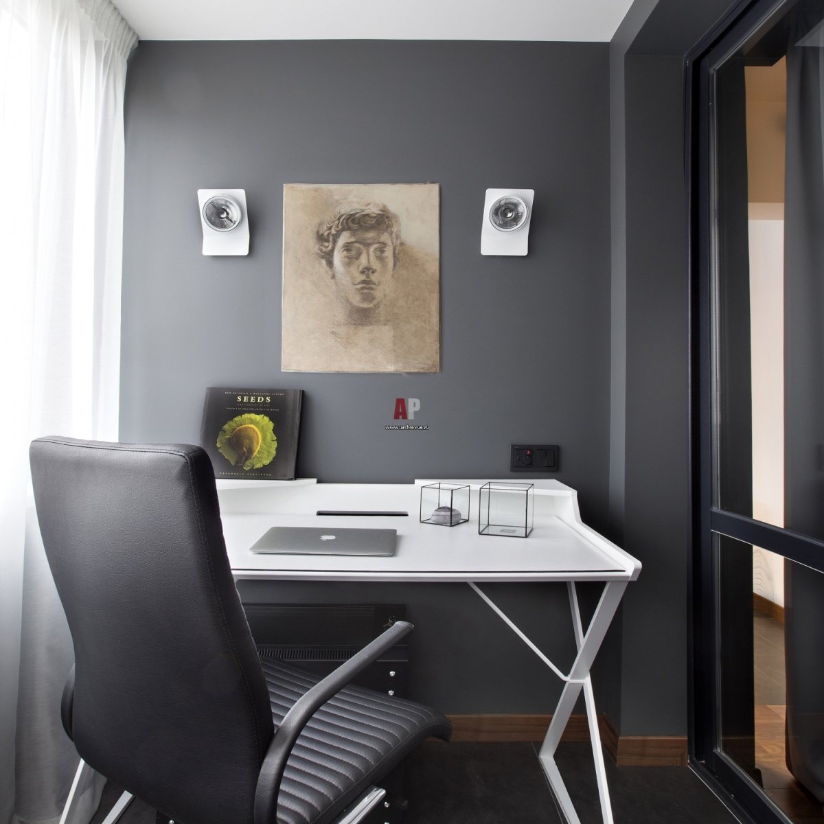 Интерьер кабинета в сером цвете