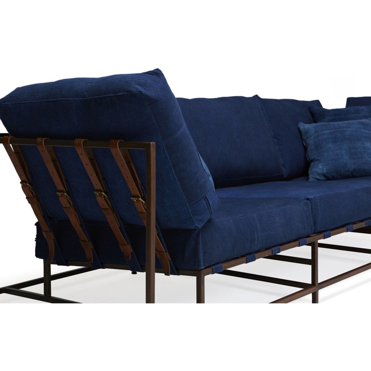 Диван из джинсовой ткани