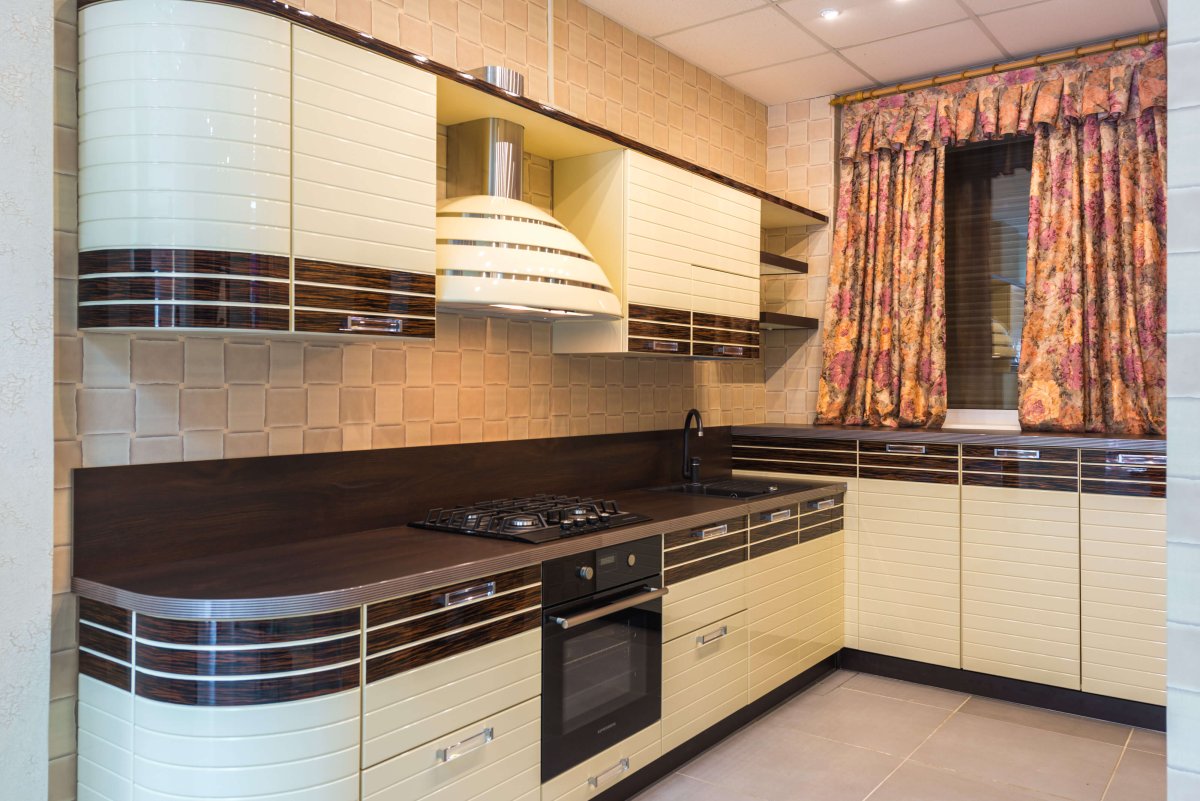 Кухонный гарнитур оранжевый